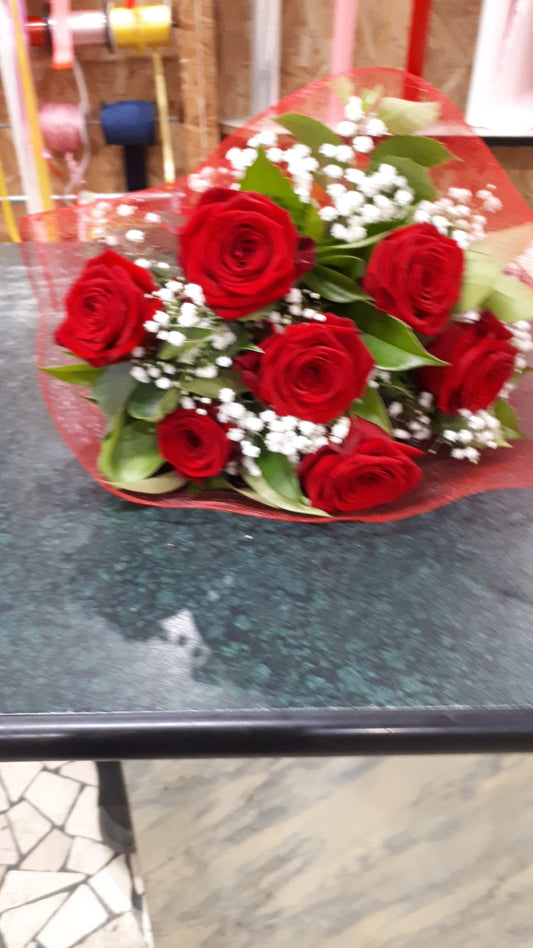 Bouquet di 7 Rose Rosse "Amore Eterno" con Gypsophila