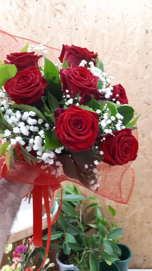 Bouquet di 7 Rose Rosse "Amore Eterno" con Gypsophila