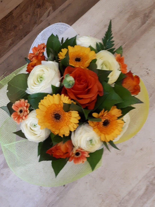 Bouquet di Fiori "Raggio di Sole" con Gerbere Arancioni e Ranuncoli